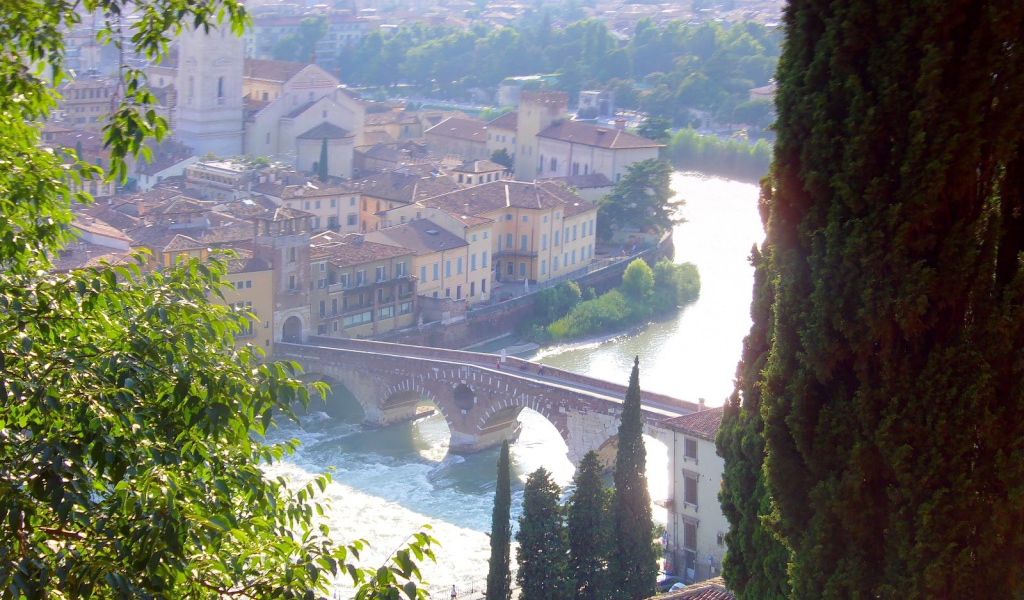 Вид с холма в Вероне, Италия