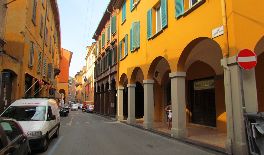 Прогулка по улицам на курорте в Монтекатини Терме, Италия