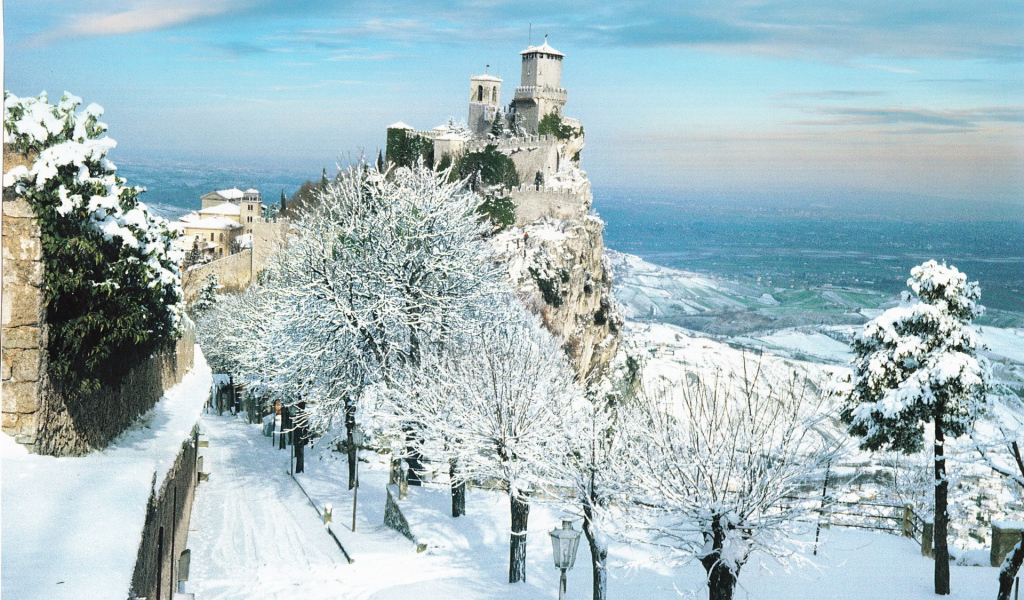 Зимний пейзаж в Сан Марино, Италия