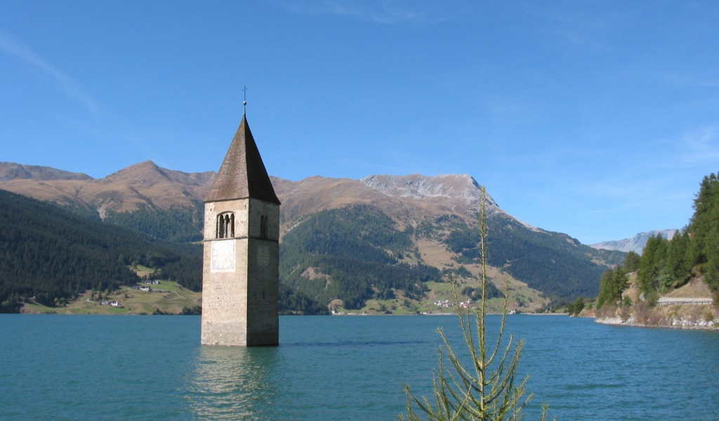 Италия часовня в море