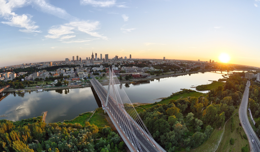 Летний закат над Варшавой, Польша