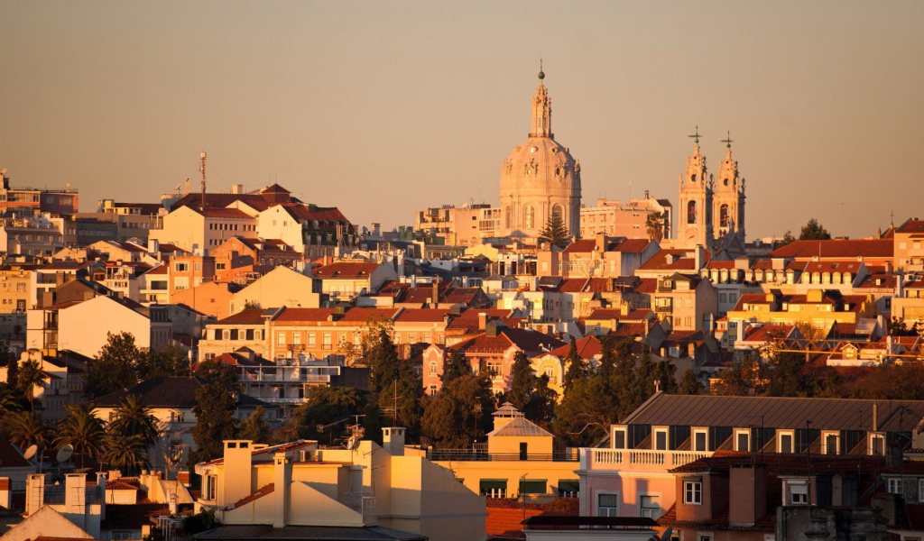 Предзакатный вид в Лиссабоне