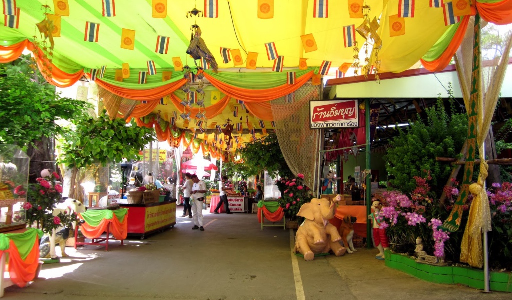 Городской рынок на курорте Аютайя, Таиланд