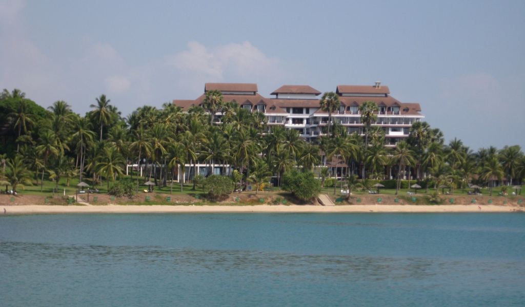 Отель на побережье на курорте Районг, Таиланд