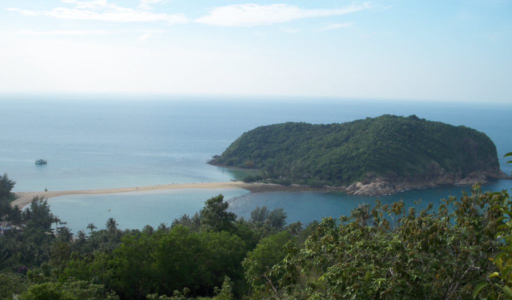 Островок у берегов острова Панган, Таиланд