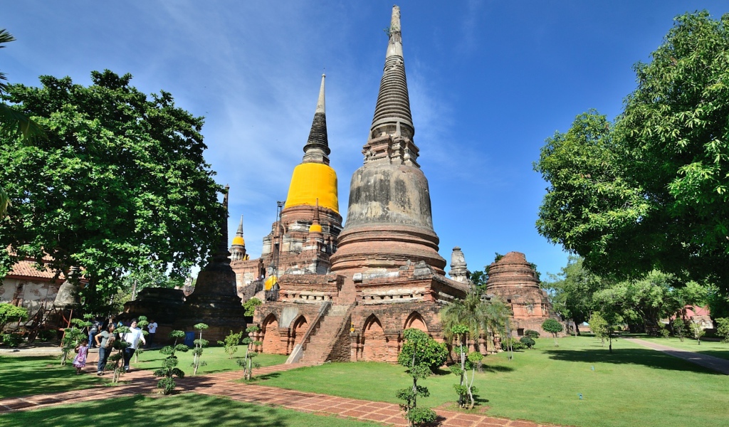 Парк у храма на курорте Аютайя, Таиланд