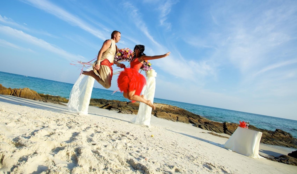 Отдых на пляже на острове Самет, Таиланд