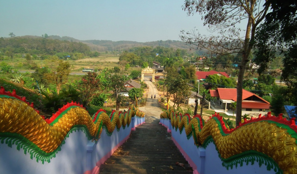 Лестница на курорте Чианг Рай, Таиланд