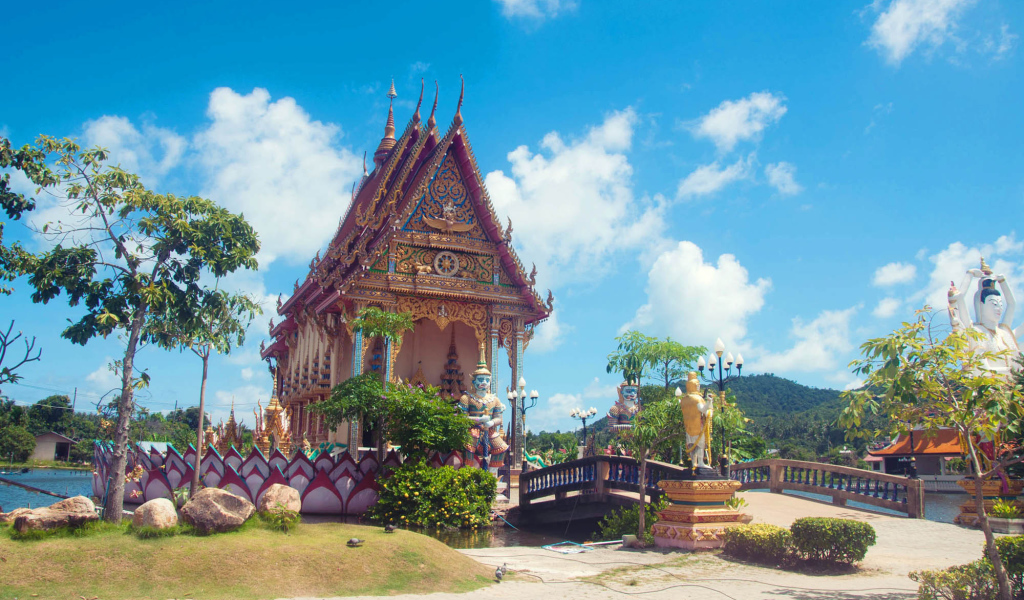 Храм на побережье на острове Самуи, Таиланд