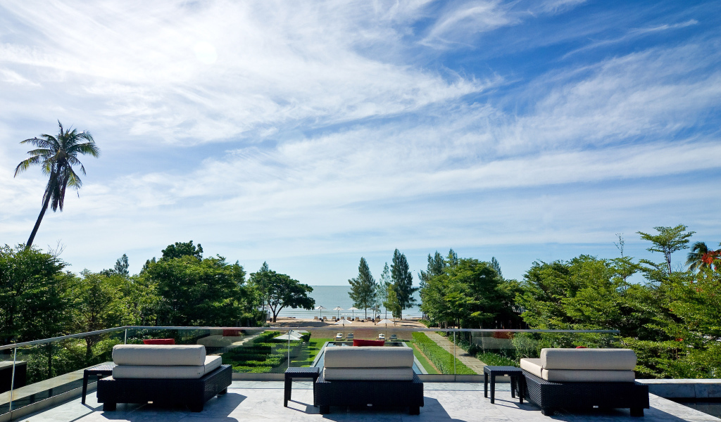 Террасса отеля на курорте Ча Ам, Таиланд