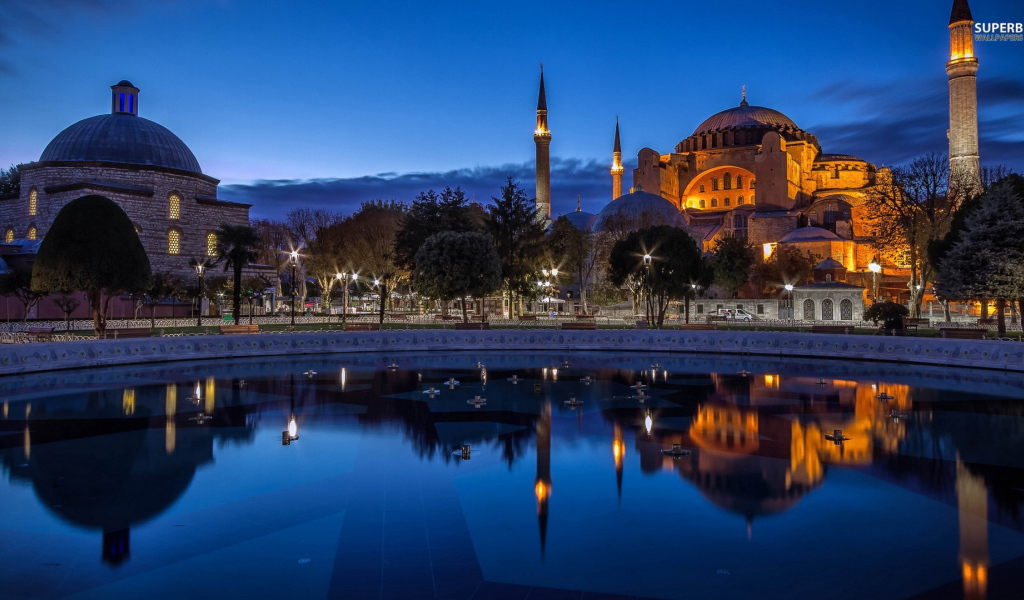 Вечерние фонари в Стамбуле