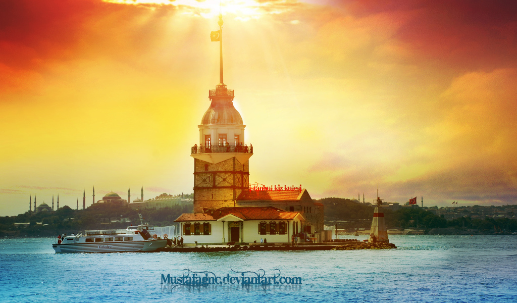 Маяк в бухте Стамбула