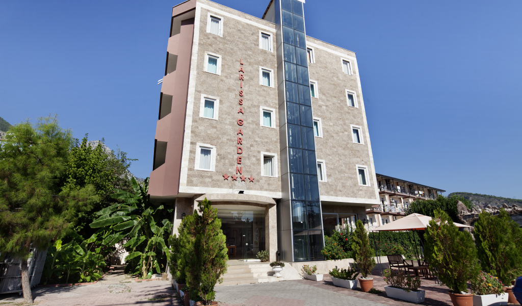 На улице в Кушадасы, Турция