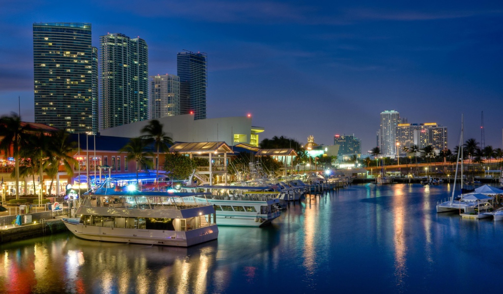 Лодки у причала в Майами
