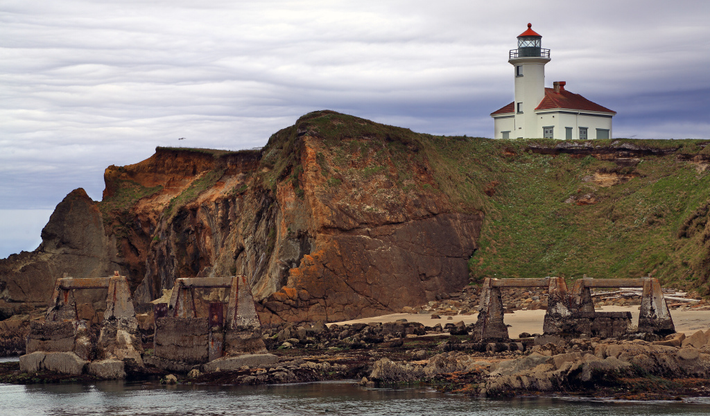 Маяк на побережье Орегона, США