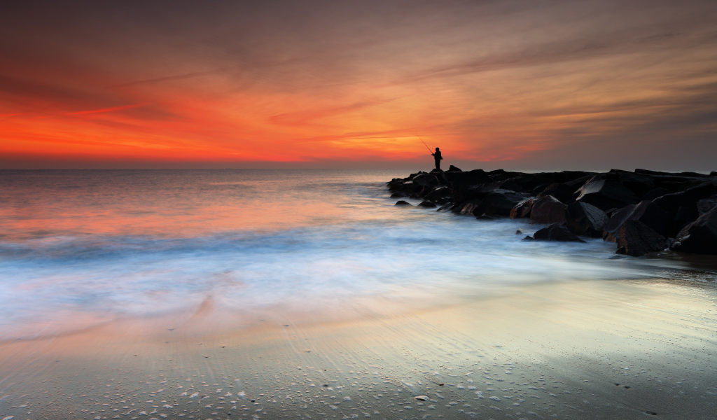 Монмут Бич, Нью-Джерси во время восхода солнца, США
