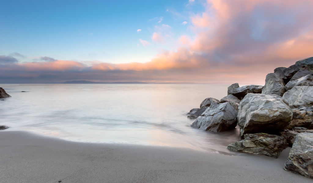 Восход Солнца на Алки Бич в Западном Сиэтле, США