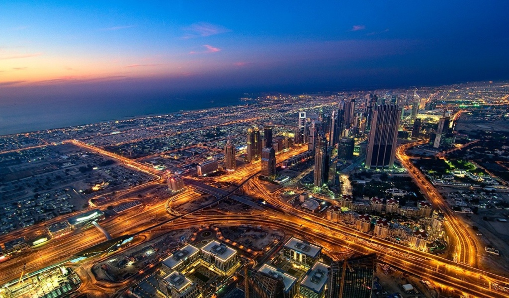 Вид на Дубаи из окна небоскреба