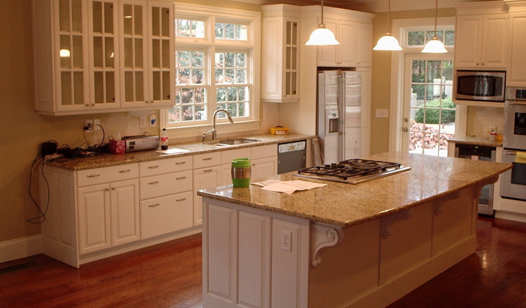 Большое окно в кухне