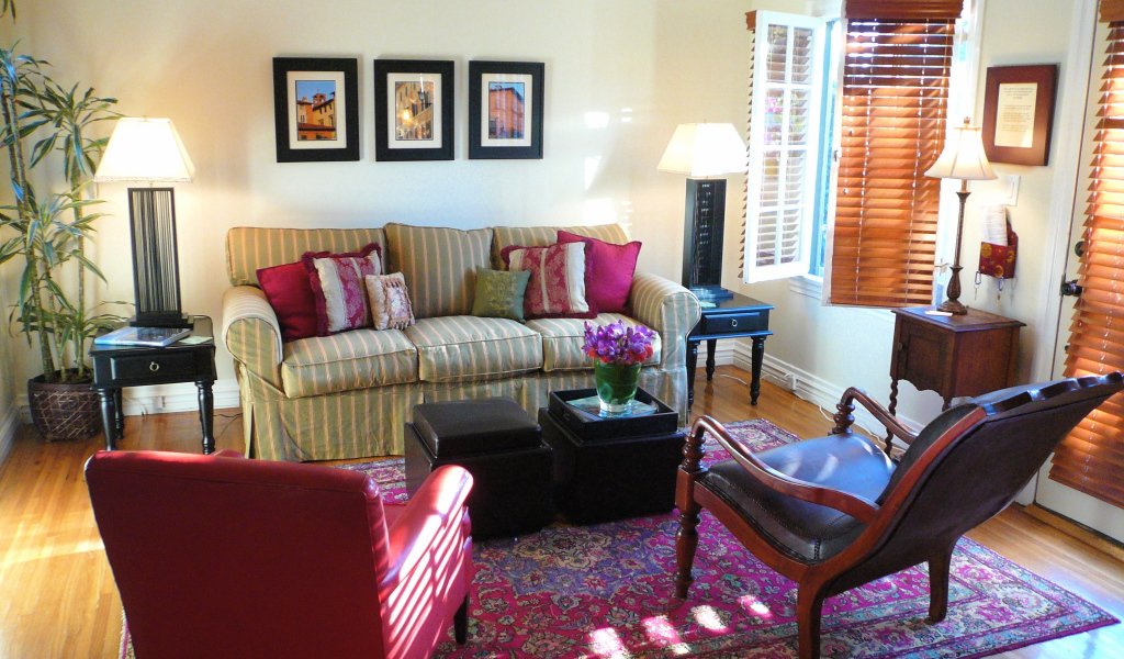 Небольшая уютная гостиная