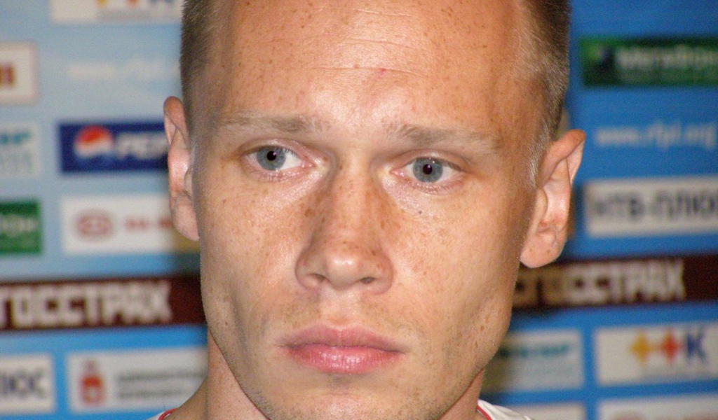 Вратарь Амкара Сергей Нарубин