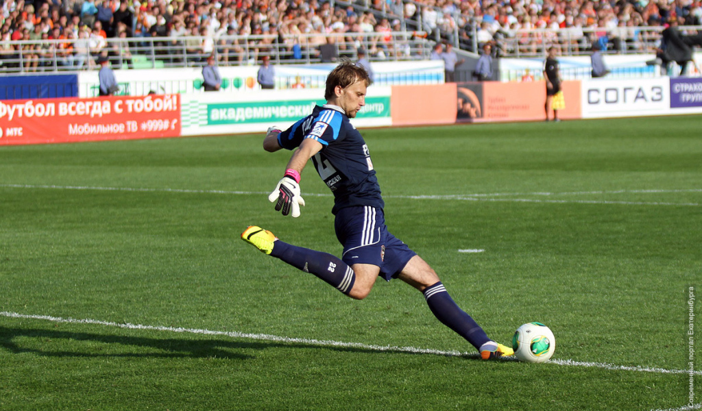 Евгений Помазан вратарь Анжи