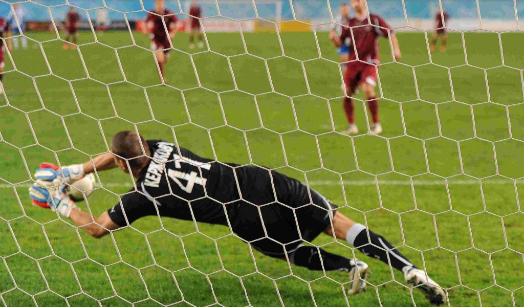 Михаил Кержаков вратарь Анжи