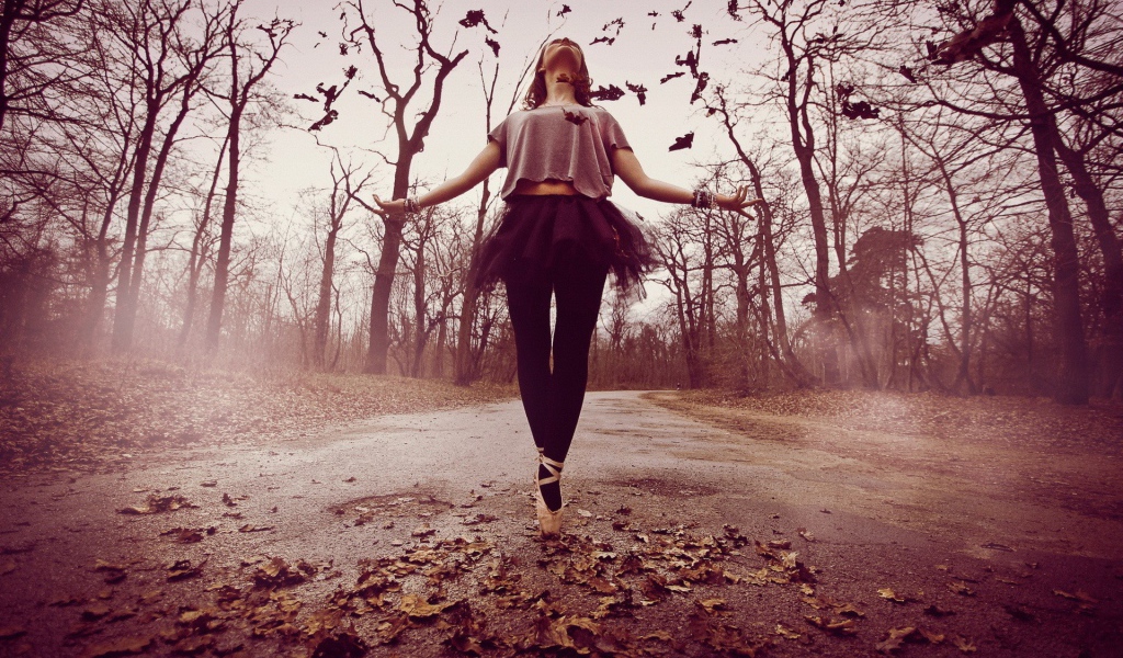 Осенний танец балерины