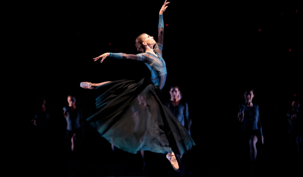 Балерина в театре