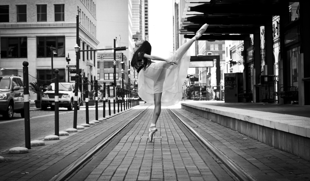 Балерина в городе