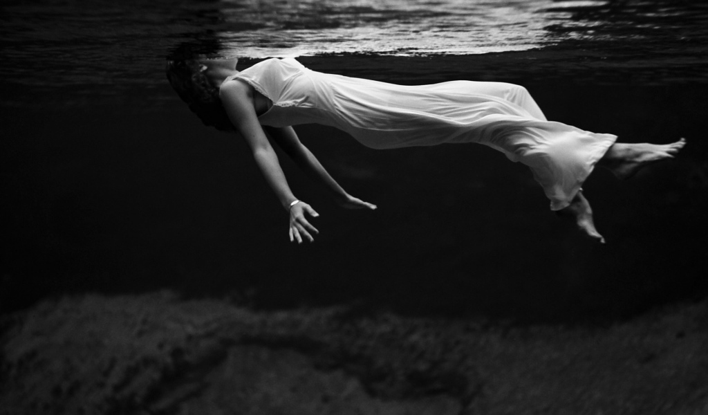 Балерина в воде