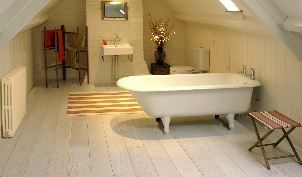 Ванная под крышей