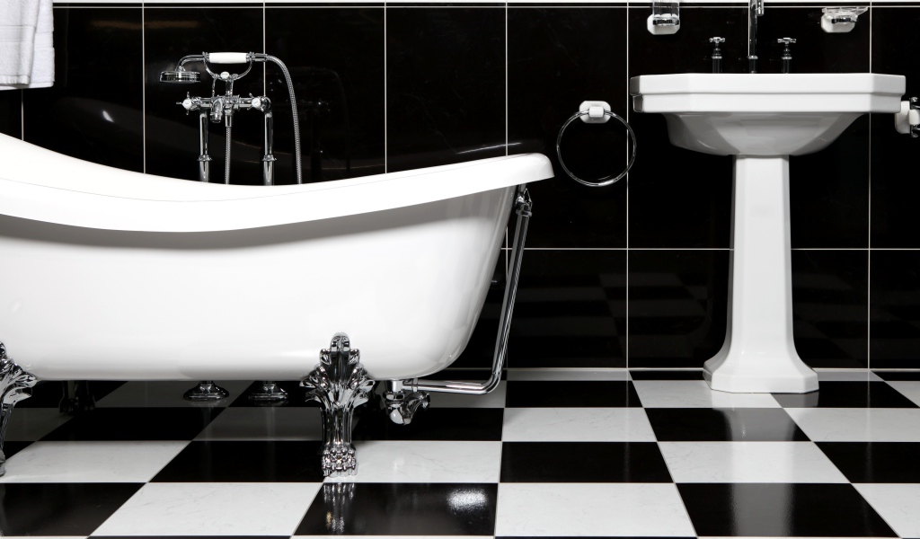 Черно белое оформление ванной