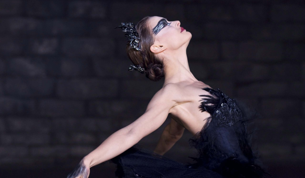 Балерина черный лебедь