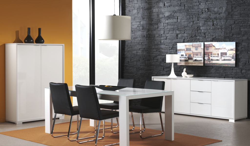 Черная стена в столовой