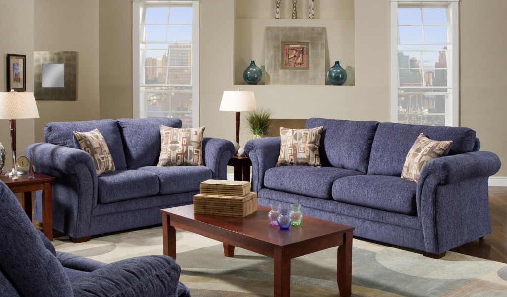 Синие диваны в гостиной