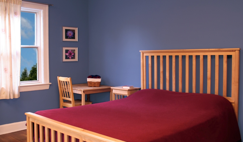 Синие стены в детской комнате
