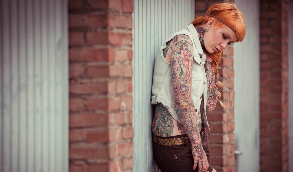 Все тело в татуировках