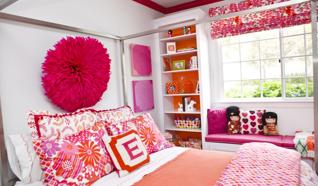 Яркая спальня для подростка