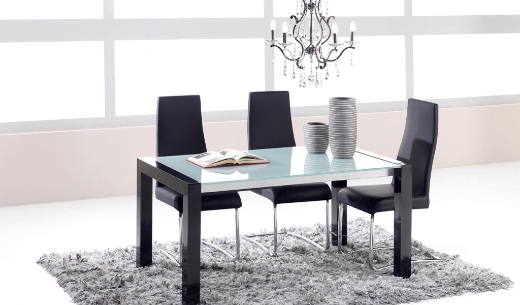 Яркая современная столовая