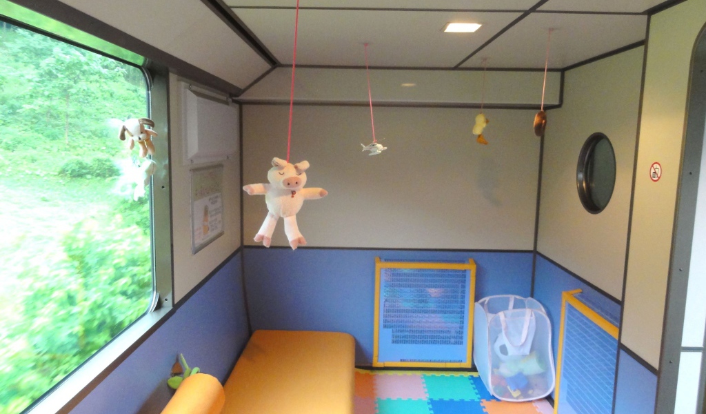 Детская комната на балконе