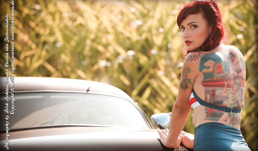 Цветная татуировка на спине