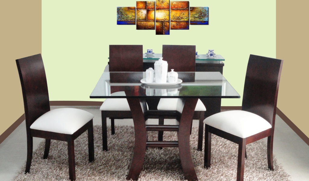 Пушистый ковер в столовой