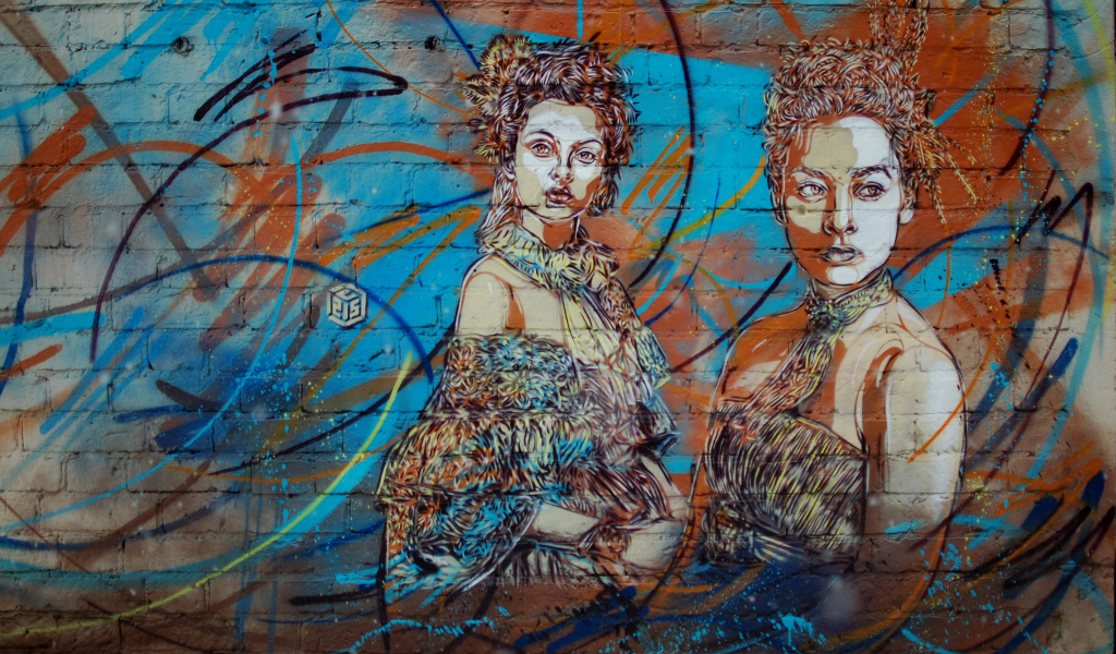 Граффити, две женщины
