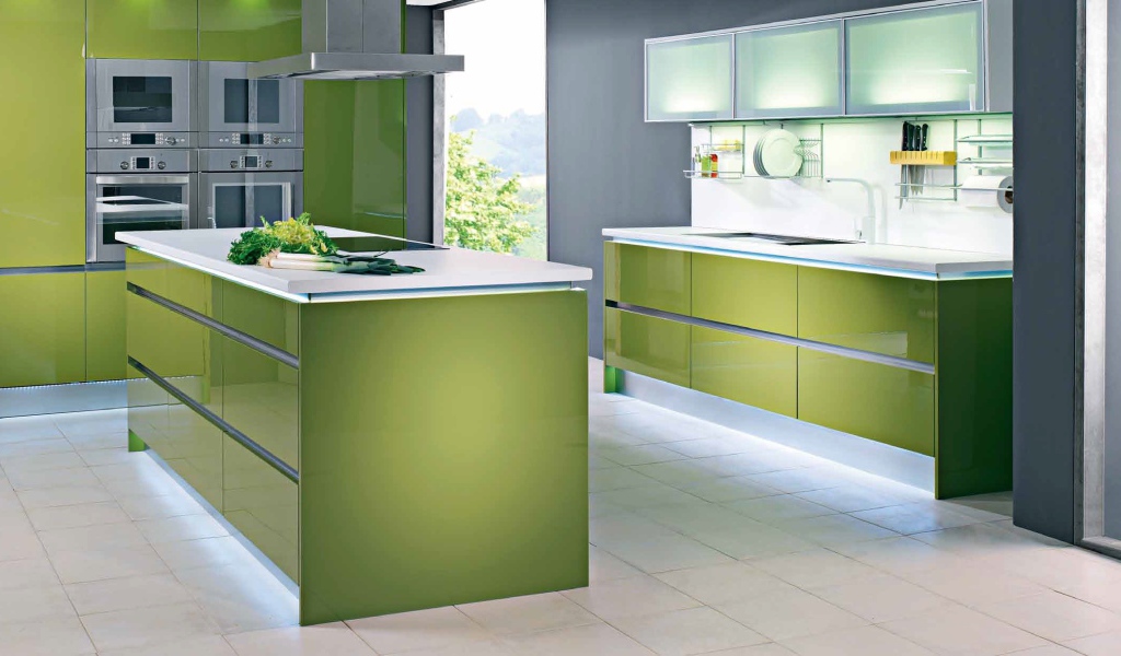 Зеленое оформление кухни