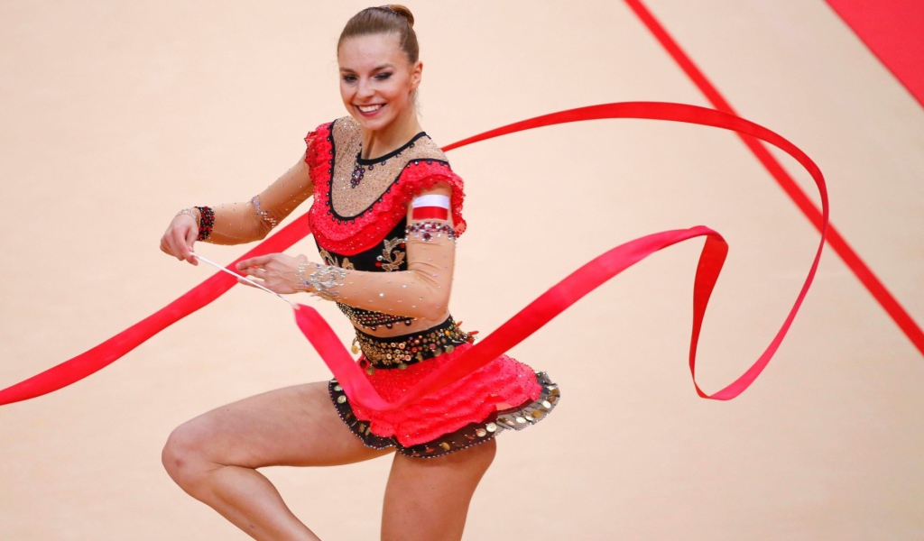 Гимнастка с лентой