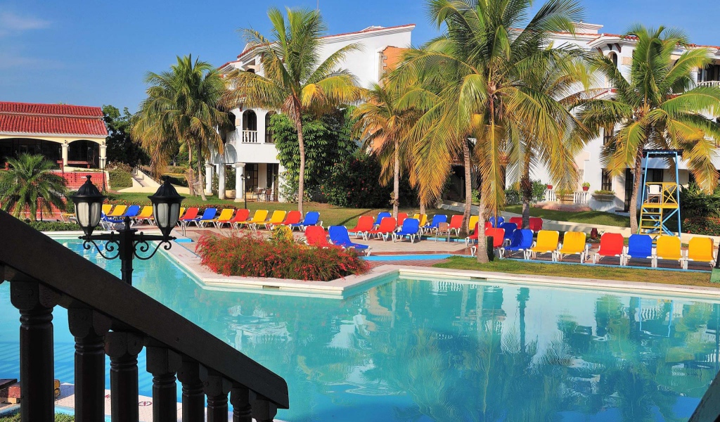 Отель на побережье на курорте Гуардалавака, Куба