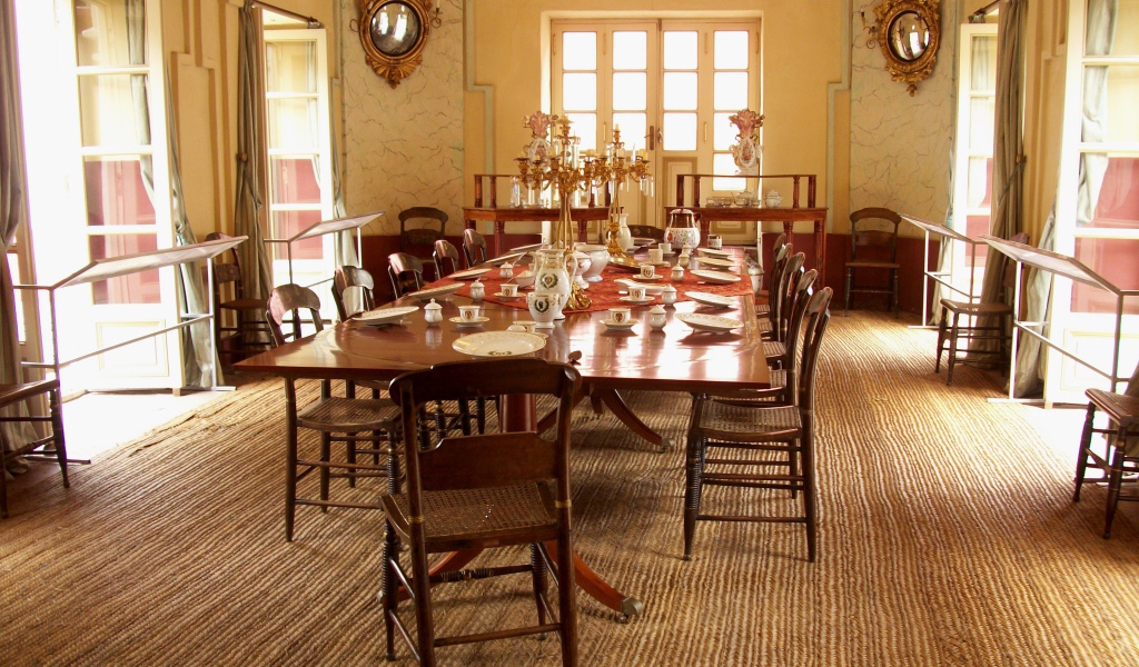 Интерьер большой столовой