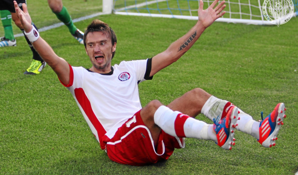 Иван Соловьев полузащитник Амкара