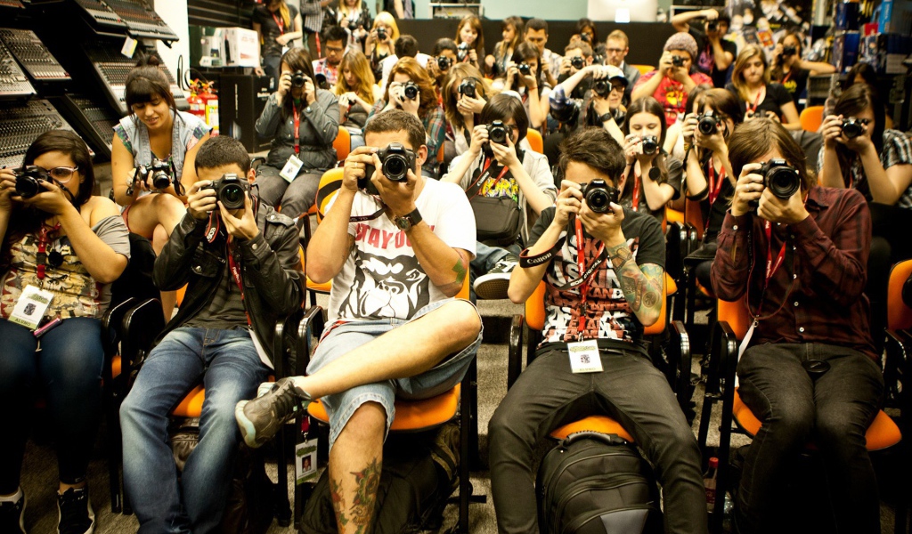 Журналист с татуировкой